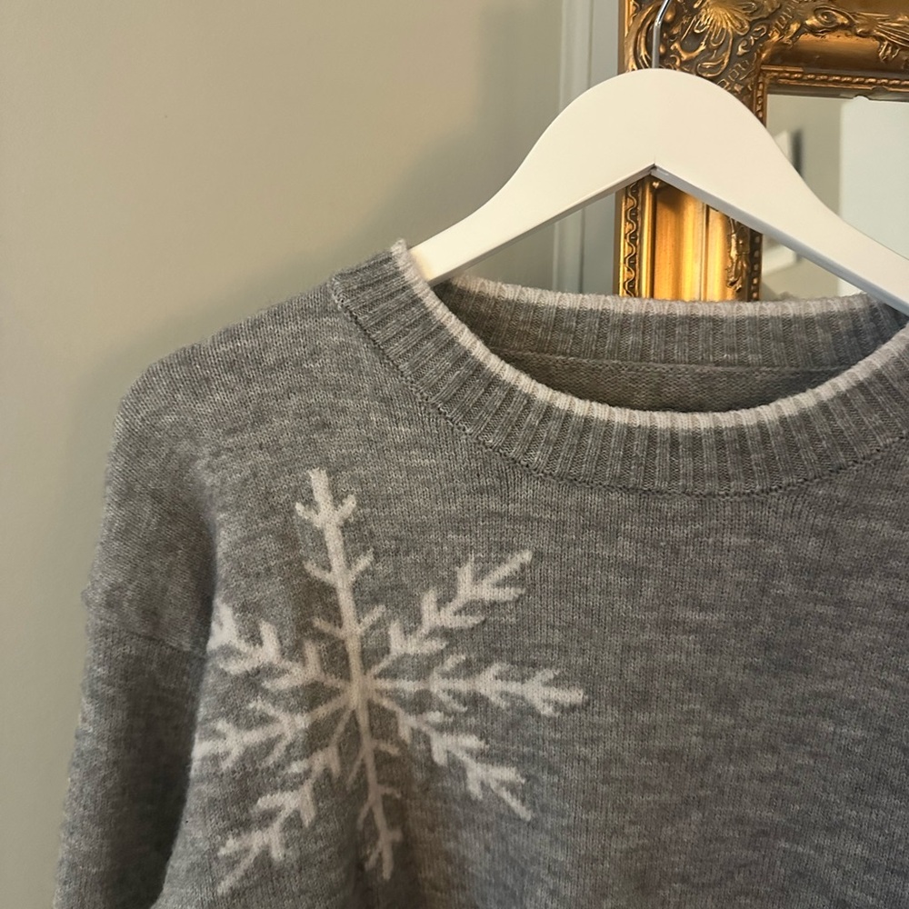 Gray Snowflake Sweater - Picture 2 of 2